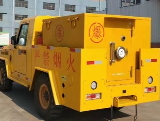 平坝凯龙爆破器材运输车：保障爆破任务的安全运行